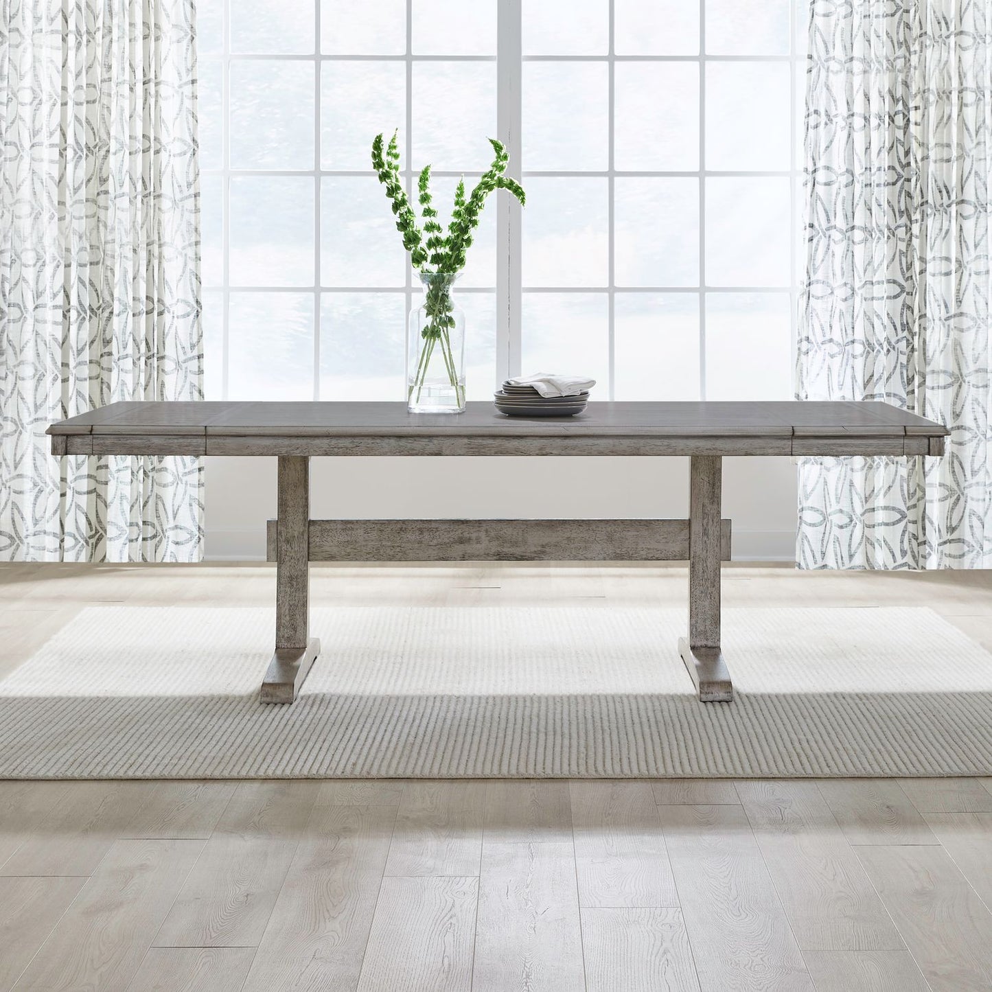 Newport Gravel Dining